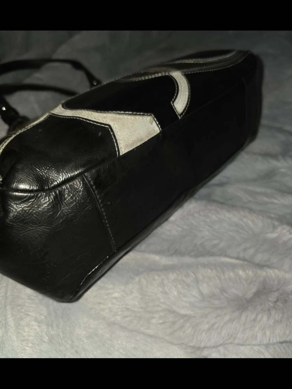 Y2K Coach Inlaid C Black Patent Leather Zip Tote Shoulder Bag F17127